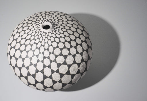 Black Star Pot by Ilona Sulikova