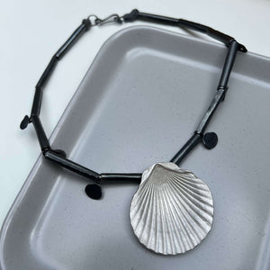 You added <b><u>Imprint Shell Statement Necklace</u></b> to your cart.