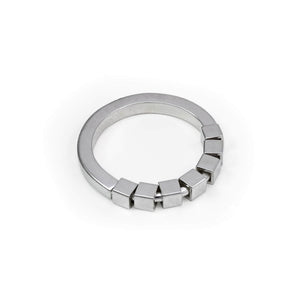 You added <b><u>Cube Ring Silver</u></b> to your cart.