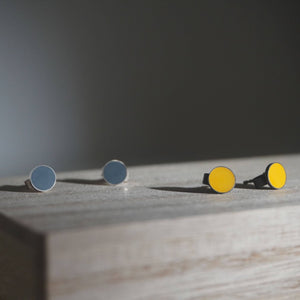 You added <b><u>Tiny Yellow & Grey Stud Set</u></b> to your cart.