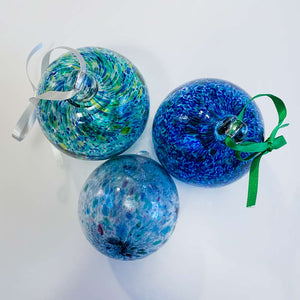 You added <b><u>Bauble (Blue)</u></b> to your cart.